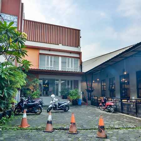 Image Hotel And Resto Bandung Kültér fotó