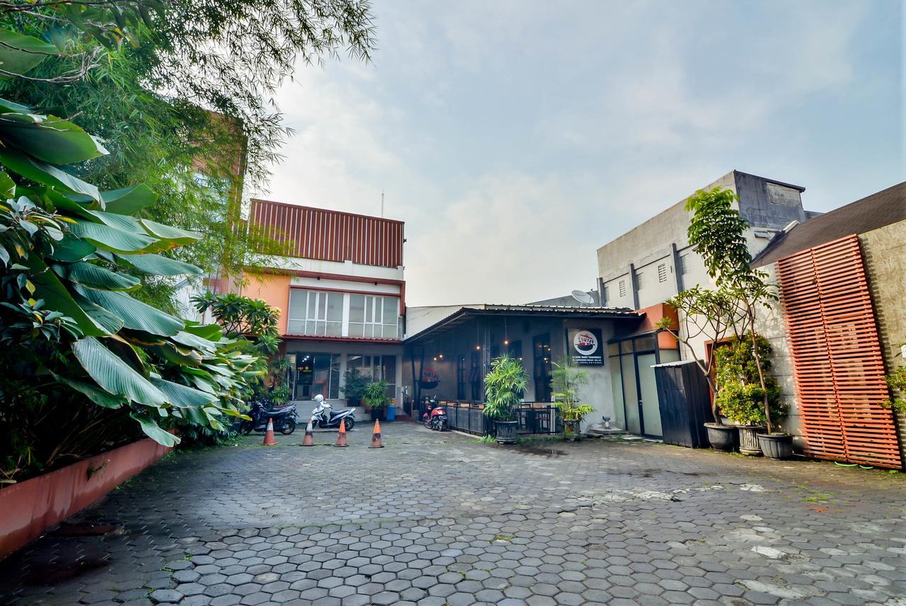 Image Hotel And Resto Bandung Kültér fotó